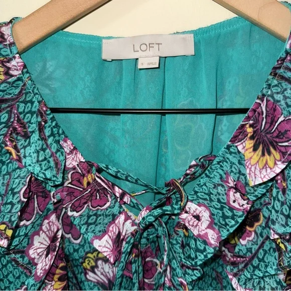 Loft Womens Blue Green Floral Short Sleeve Blouse Size Small Tie in front - Picture 3 of 6